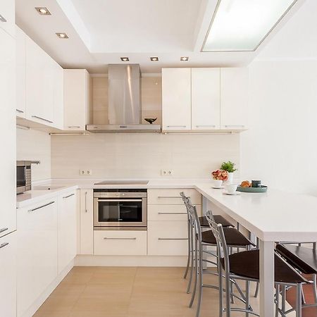 Central Apartment In Gedimino Av By Urban Rent 维尔纽斯 外观 照片