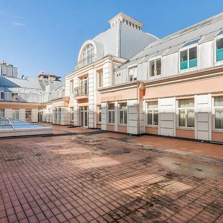 Central Apartment In Gedimino Av By Urban Rent 维尔纽斯 外观 照片