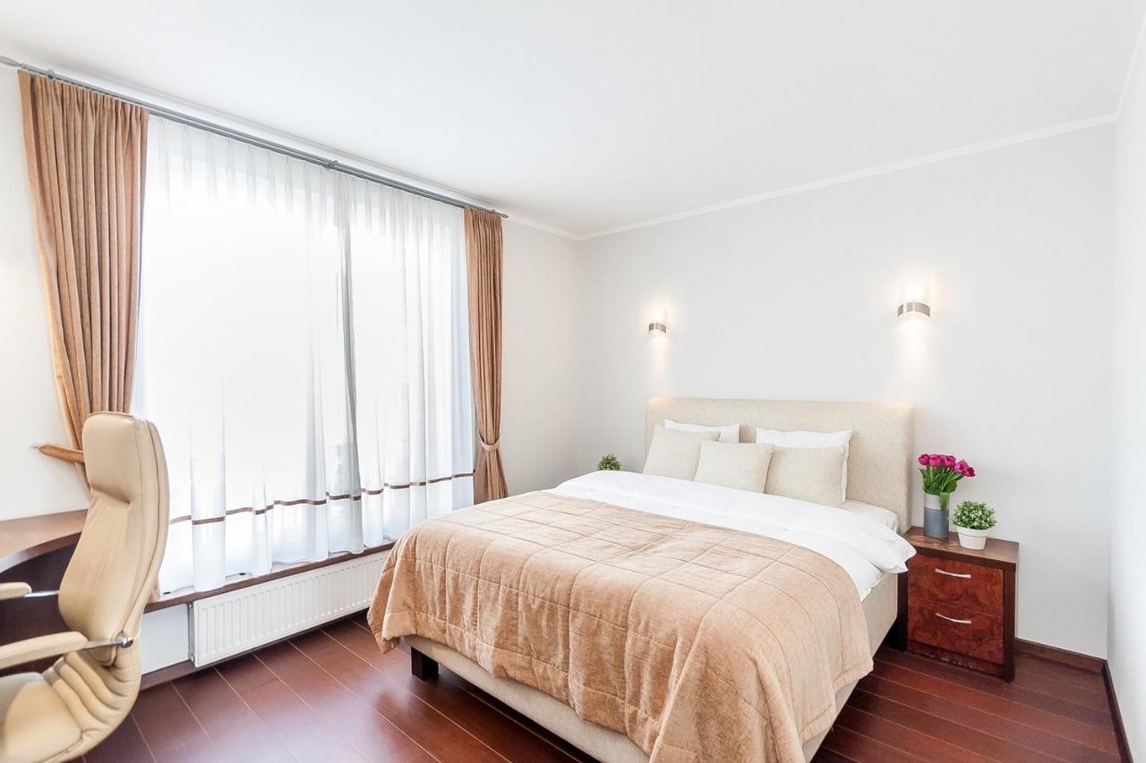 Central Apartment In Gedimino Av By Urban Rent 维尔纽斯 外观 照片