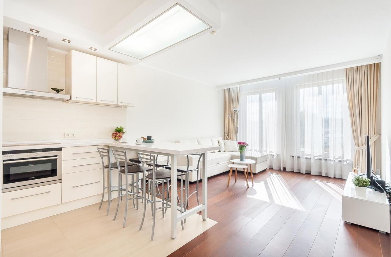 Central Apartment In Gedimino Av By Urban Rent 维尔纽斯 外观 照片