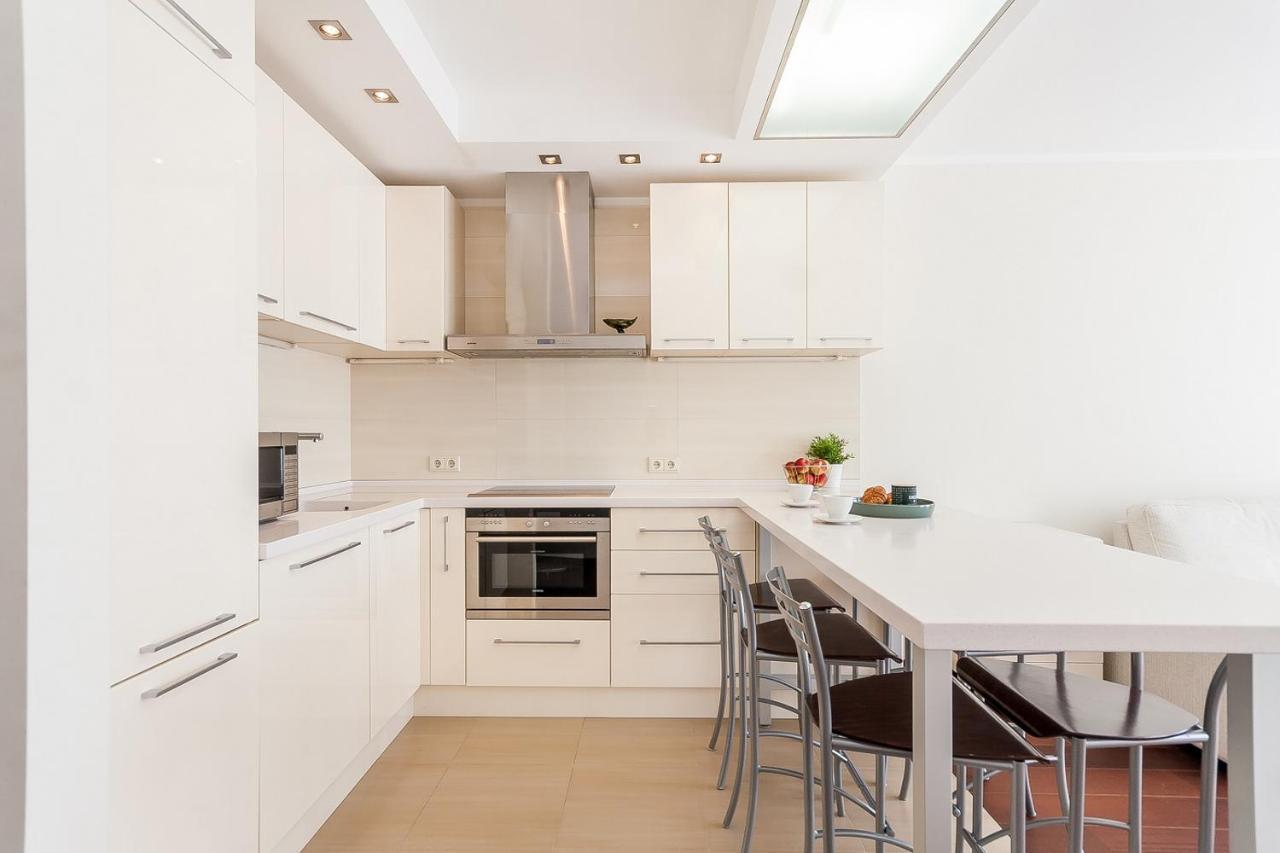 Central Apartment In Gedimino Av By Urban Rent 维尔纽斯 外观 照片
