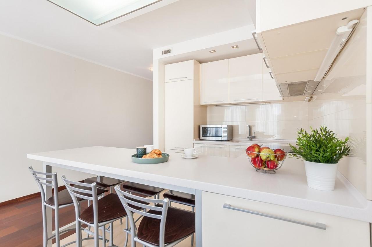 Central Apartment In Gedimino Av By Urban Rent 维尔纽斯 外观 照片