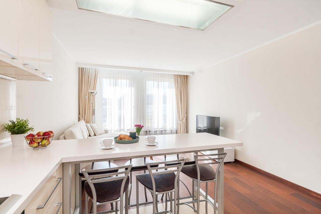 Central Apartment In Gedimino Av By Urban Rent 维尔纽斯 外观 照片